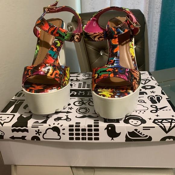 Graffiti chunky heels - Picture 2 of 3